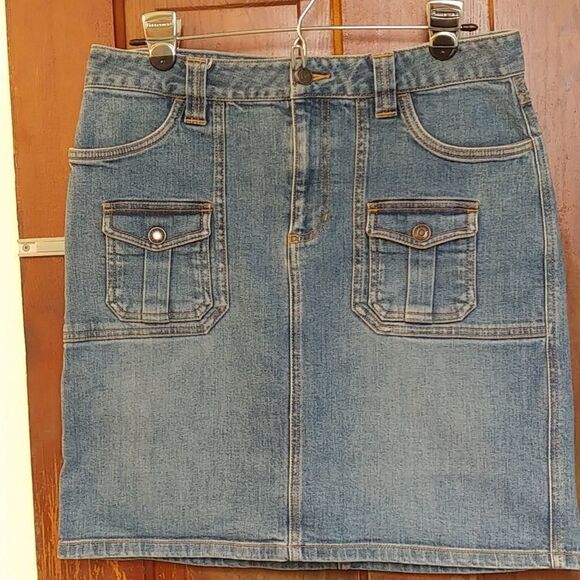 EUC Old Navy Classic Denim Skirt - Picture 1 of 5